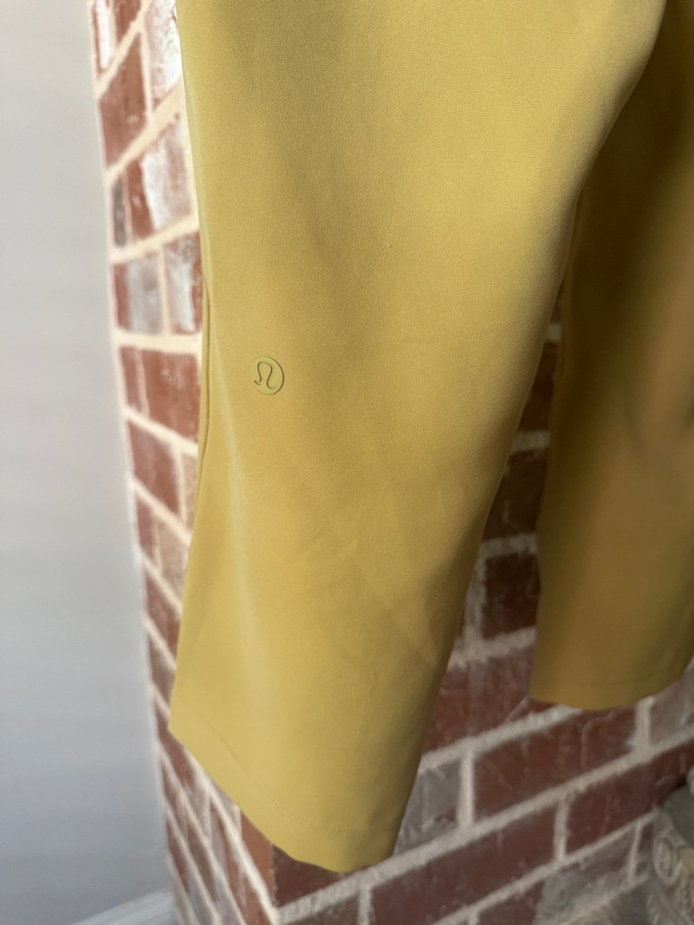 Lululemon Cropped Pants - Picture 4 of 7